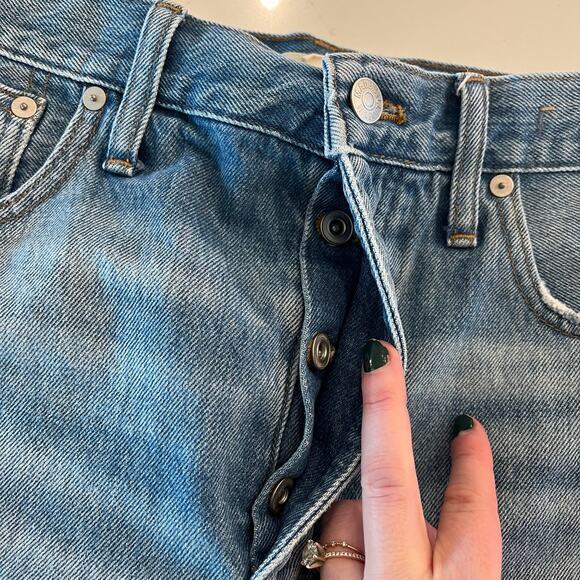 Madewell Relaxed Denim Shorts in Rosemount Wash: Destroyed Hem Edition Size 30 - Picture 7 of 10